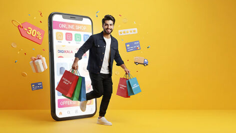 دانلود تصویر خرید آنلاین و اینترنتی با مرد جوان و موبایل طرح تخفیف